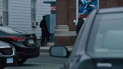 - Got a blue Toyota pulling up. - FBI: Most Wanted