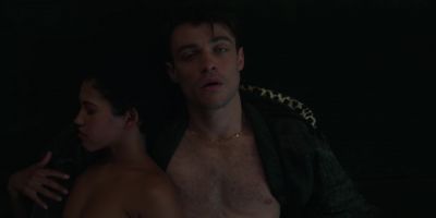 ♪ Got a broken ego Broken heart ♪ - Gossip Girl
