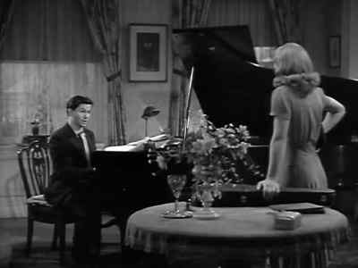 - Got a cigarette?
- Oh, yes. - Four Daughters