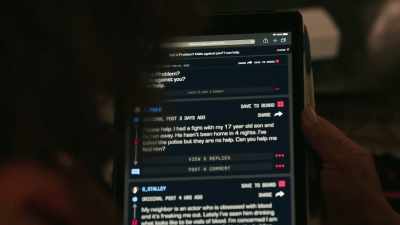 "Got a problem? Odds against
you? I can help." Robyn, what is this? - The Equalizer