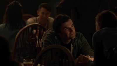 - Got to go back in there.
- No. Raven, no. - The 100