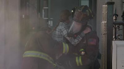 - Got her?
- Yeah. - Chicago Fire