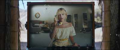 - Got it!
- WOMAN: Okay. - Under the Silver Lake