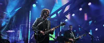 ♪ Got love
if that's what you need ♪ - Jeff Lynne's ELO: Wembley or Bust
