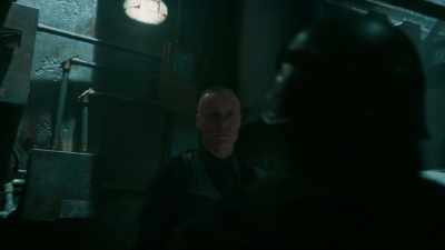 - Got to report in, sir. Units here and ready.
- Good, son. Keep them moving. - Snowpiercer
