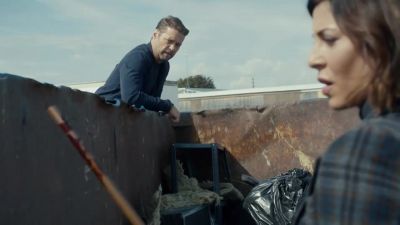 - Got something. - Private Eyes