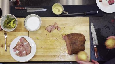 Got the toasted brioche bun. - The Chef Show