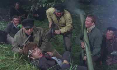 Got us pinned down, that tank.
Gotta get across that road. - Mosquito Squadron