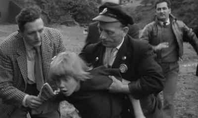 - Got you!
- Let me go! Let me go! - Tiger Bay