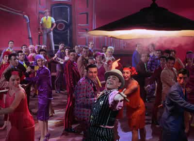 Gotta dancegotta dance gotta danceBroadway rhythm it's got meeverybody danceBroadway rhythm it's got meeverybody danceout on that gay white way and each merry café - Singin' in the Rain