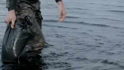 Grab your bergen.
Straight over to the DS. Come on. - Celebrity SAS: Who Dares Wins