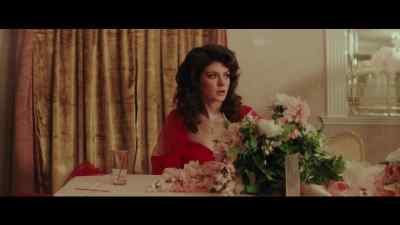Grab the bouquet. Get
in there. Come on. - Fresh Kills