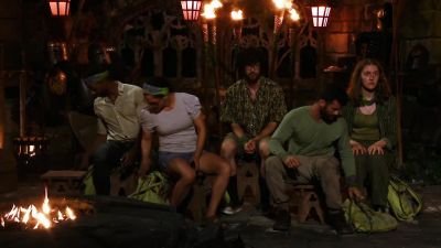 Grab your torches,
head back to camp. Good night. - Survivor