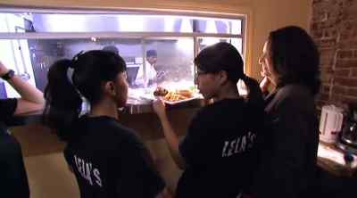 GRABBING WHATEVER FOOD
IS UP ON THE COUNTER - Kitchen Nightmares