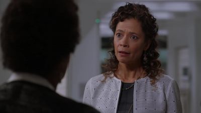 - Grace?
- I had to talk to you. - Chicago Med