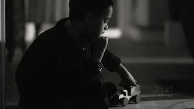 - Grace...
- I'll take care of him. - Hider in My House