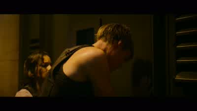 Grace. Wait. There's maybe another door. - Terminator: Dark Fate