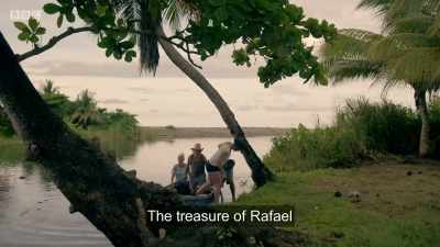 Gracias. - Last Woman on Earth with Sara Pascoe