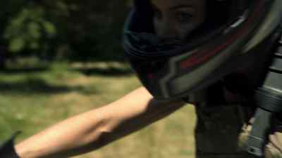 - Gracie, come on.
- I've got it! - Strike Back
