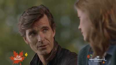 - [GRADY CHUCKLES]
- [CARL CHUCKLES] - Country at Heart