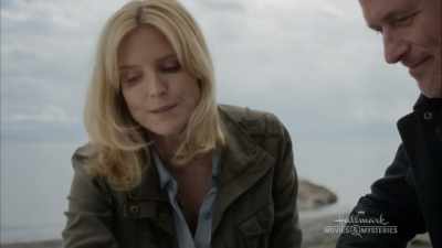 Graham Tichnor had a string
of these beads. I saw them, - Site Unseen: An Emma Fielding Mystery