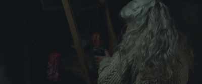 - Gran, you're bleeding.
- I can do it myself. - Relic