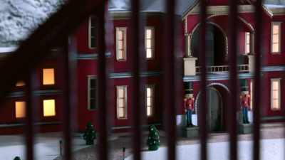 (grand music playing) - Santa Inc.