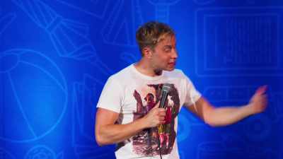 Granddad's dead. Nan's dead.
Uncle Tim's gone. - Russell Howard: Recalibrate