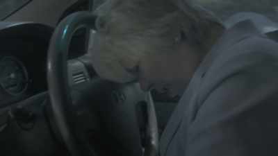 Grandma! Come on, wake up.
We're going to crash. - Care
