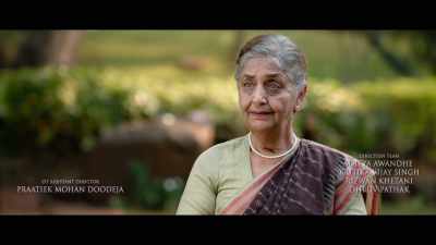 "Grandma, my doll is very smart. - Kabir Singh