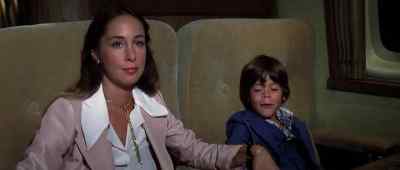 Grandpa sure has a neat plane,
doesn't he, Mom? - Airport '77