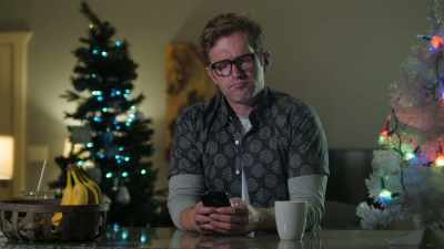 - [Grant] Ah that's a painful
task to ask for a guy. - Christmas at the Chateau