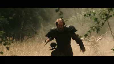 (grass crunching)
(leaves rustling) - Warchief