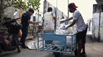              Grate:
   On a personal level, I have
   stopped using plastic bags - The Story of Plastic
