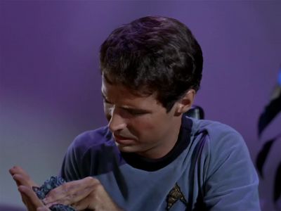 Gravitation on automatic. - Star Trek