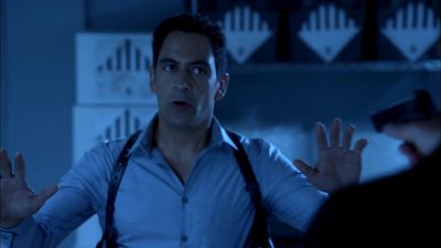 Gray: GET THE HELL
AWAY FROM HIM.
WAIT, WAIT, WAIT. - Burn Notice