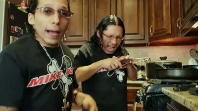 ♪ Grease poppin'
when the frybread droppin' ♪ - Searching for Soul Food