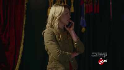 Great. Can I ask you for your help? It's for my sister. - Hometown Holiday
