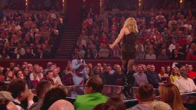 Great choice. Great choice. - An Audience With Kylie