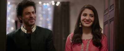 - Great party.
- Yeah! Good fun. - Jab Harry Met Sejal