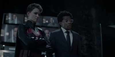 - Great. Sadistic and long-winded.
- What else were they gonna say, right? - Batwoman