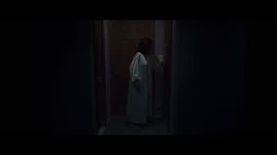 Greg, don't open the door! - It Follows