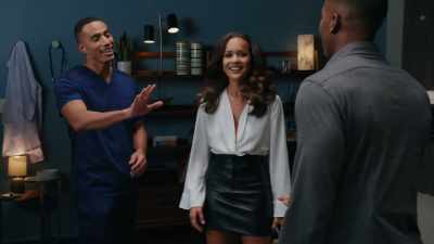 - Greg--hey, hey.
- Oh, no. [laughs] - Tyler Perry's Bruh
