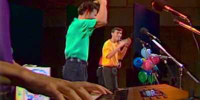 [Greg] We changed our look,
and that look was a much better look. - Hot Potato: The Story of The Wiggles