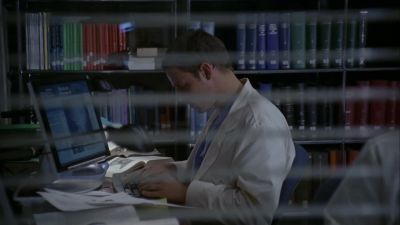 GREY AND STEVENS REALLY WALK AROUND IN THEIR UNDERWEAR - Grey's Anatomy