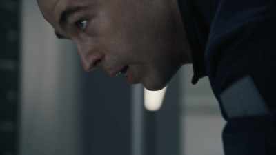- Griff?
- Let me go. - The Ark