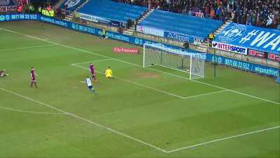 -Grigg. Oh, he's scored!
-[crowd roar] - All or Nothing: Manchester City
