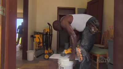 (grinder grinding) - Island of Bryan