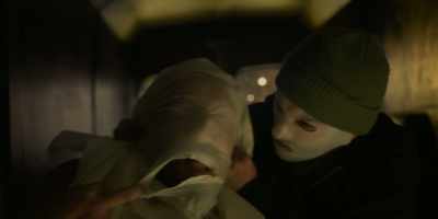 [groans] Those are death twitches, honey! - Murder Mystery 2