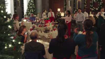 (group applauds, cheers) - Christmas 9 to 5